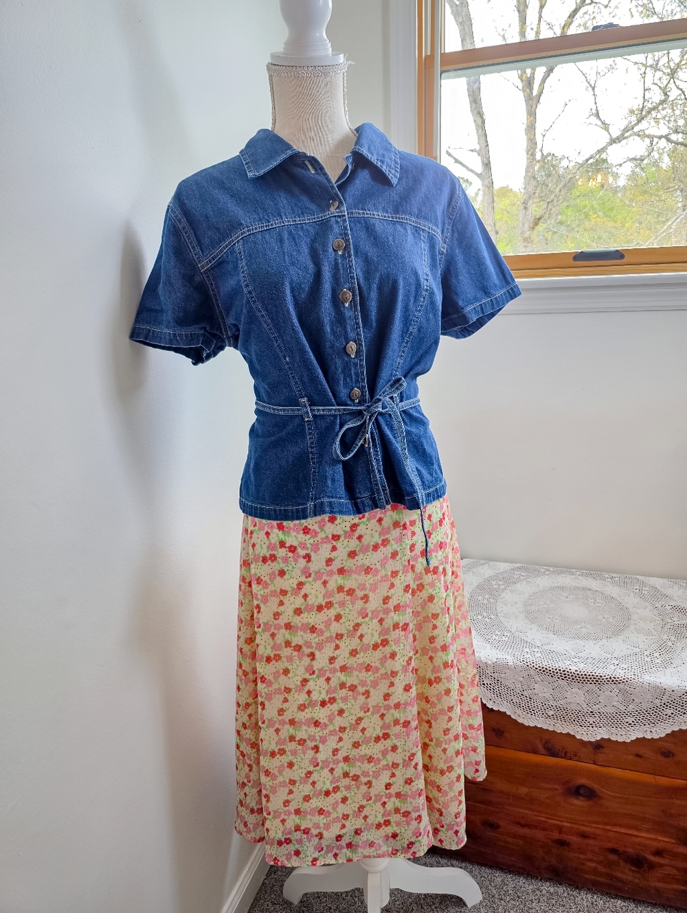 Vintage Y2K Expressions Denim Button-Up Top - Picture 2 of 5